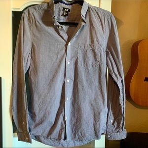 H&M long sleeve collared button down shirt.
